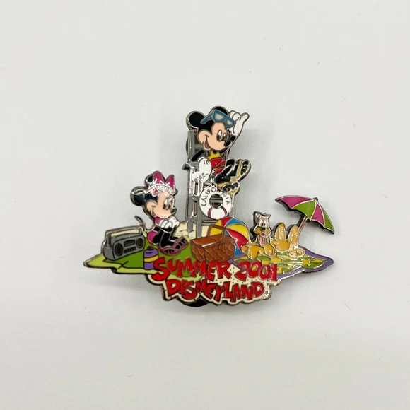 ☀️Disney Summer 2001 Pin Bundle☀️ - Picture 3 of 5